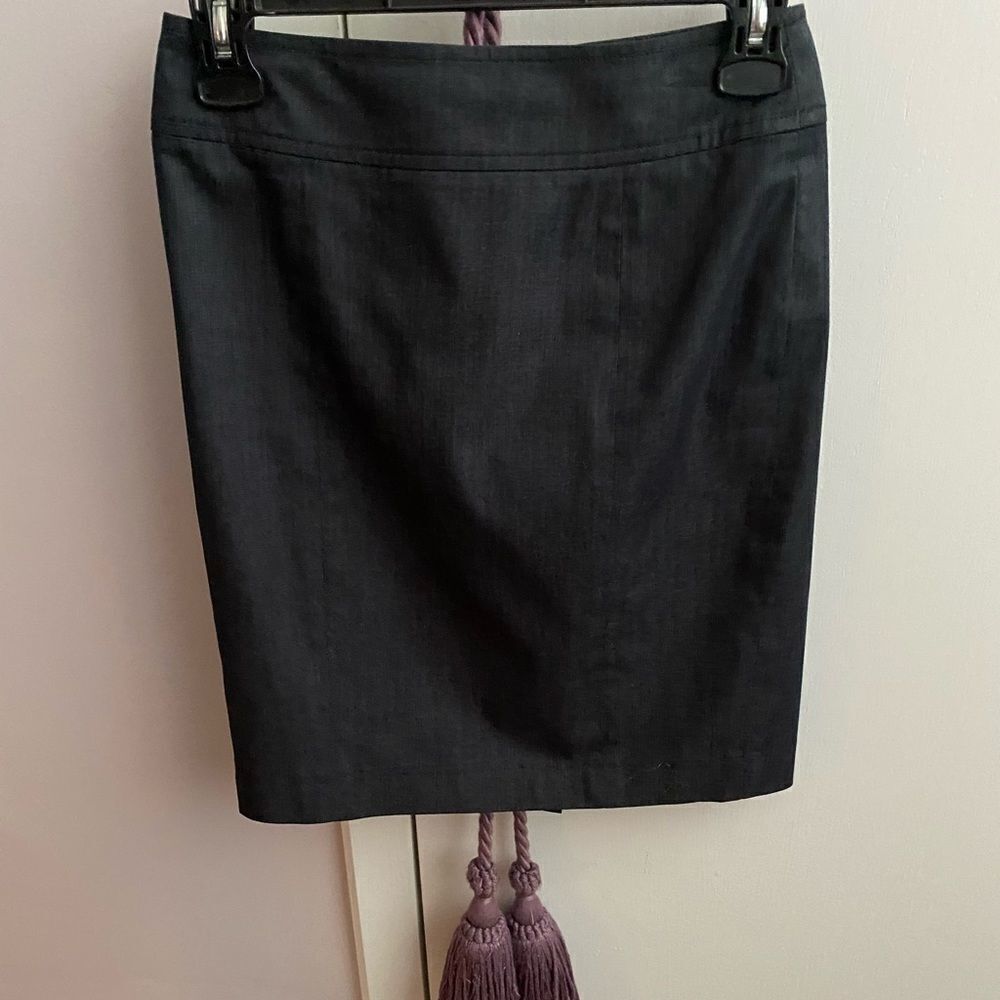 Ann Taylor Charcoal Gray A-Line Skirt 0P | Kick Pleat & Hidden Zipper - Picture 2 of 7